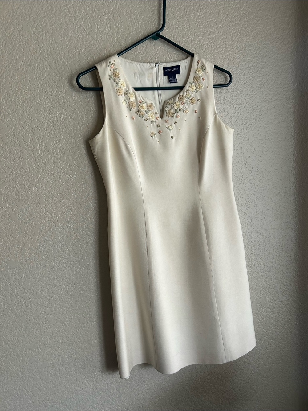 Ann Taylor Cream Sleeveless Silk Dress with Floral Embroidery